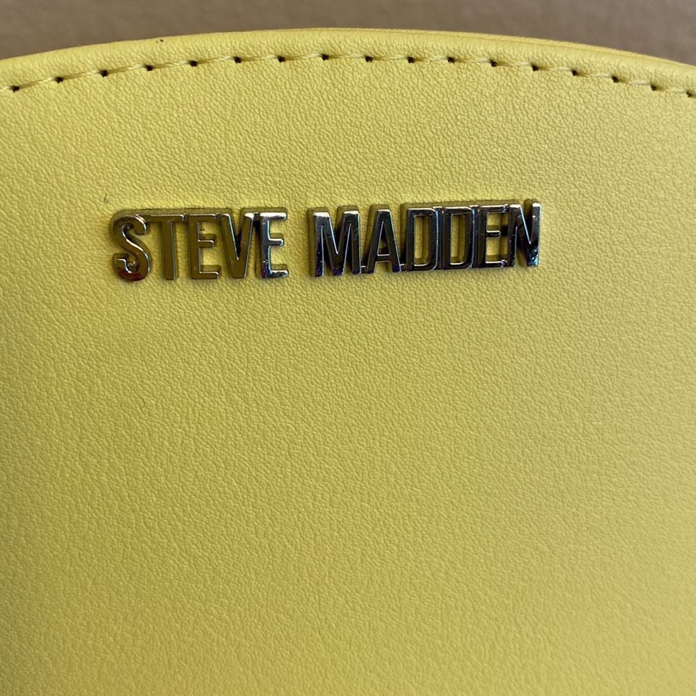 NWT Steve Madden (BCASEY) Wallet - Yellow - Picture 4 of 11